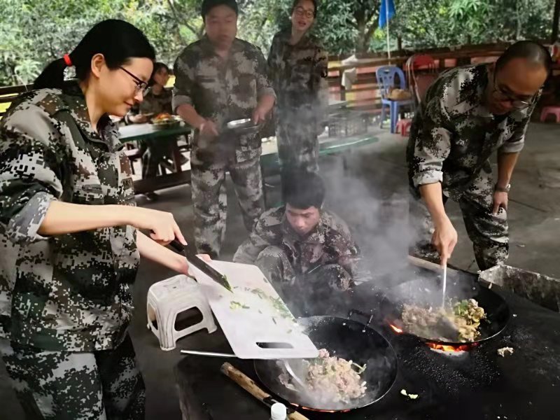 野炊,春游,地卫士地坪团队,地卫士地坪团队炒菜